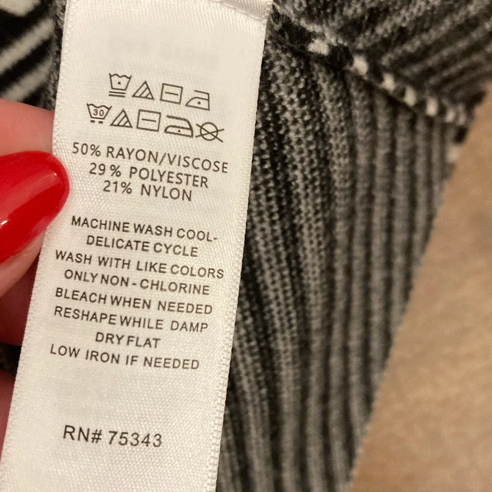 Tahari Mock Neck Sweater Contemporary Black and White Stripes Women’s S - Picture 3 of 8